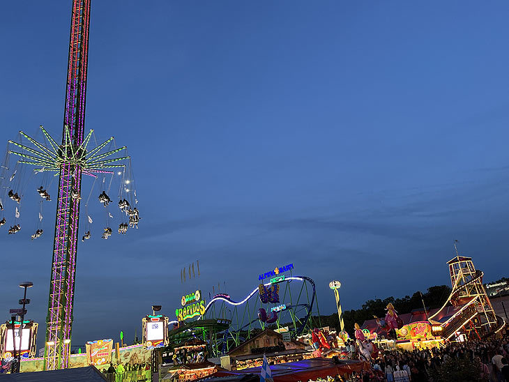 Jules Verne Tower auf dem Oktoberfest 2018 (©Foto: Martin Schmitz)